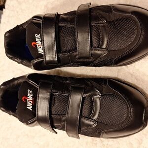 Mens Answer solid black hook and loop sneakers. Like new***** size 14